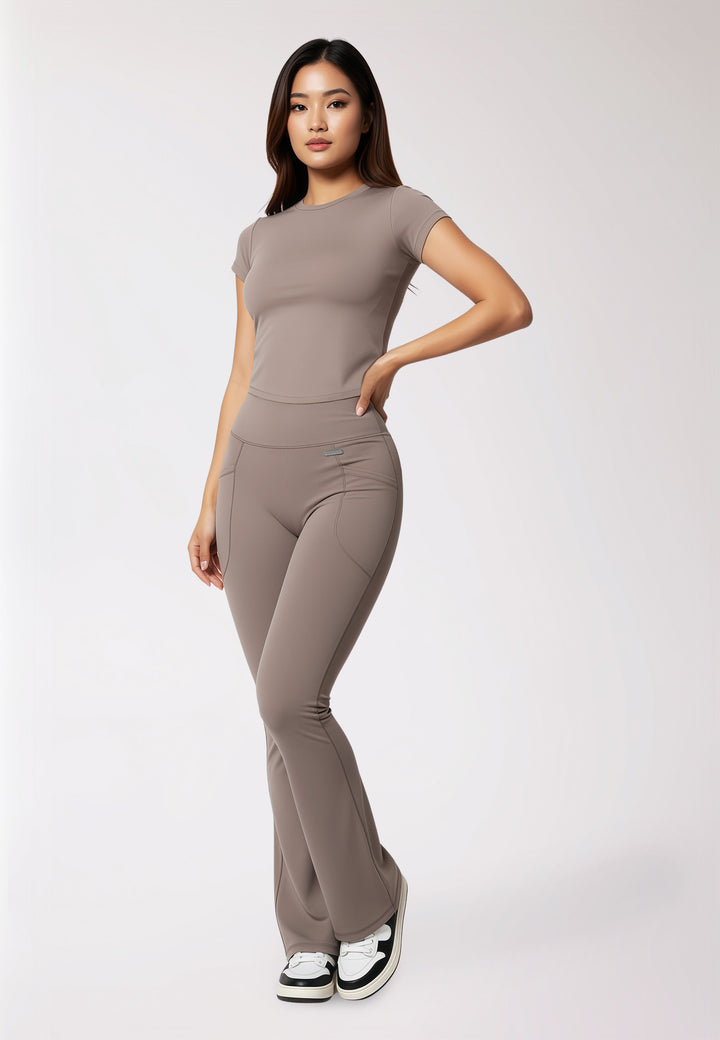 Supportive Fitted Tee 'Set The Barre' - Pine Bark